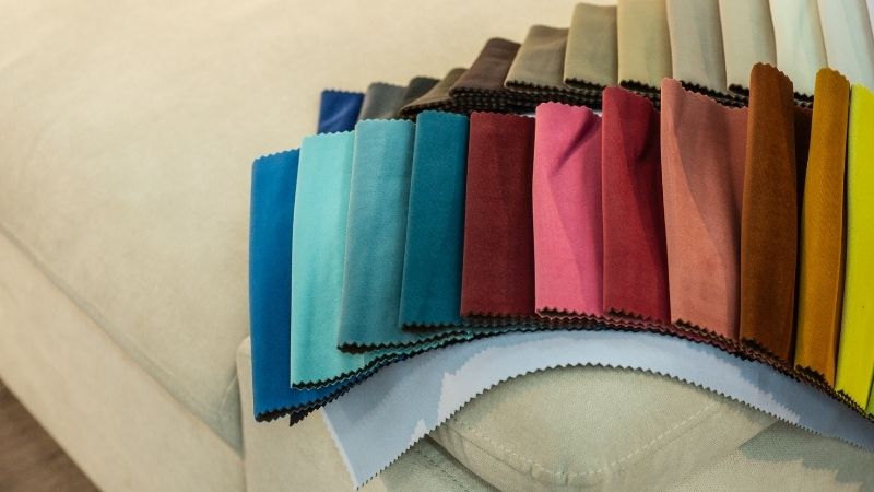 choix de tissus d’ameublement pour restauration fauteuil sur mesure