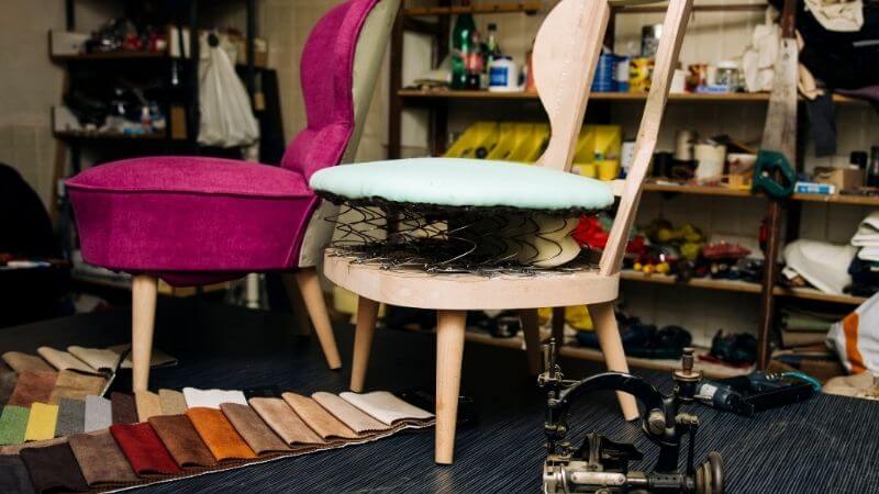 Restauration artisanale d’un fauteuil chiné — atelier tapissier à Troyes